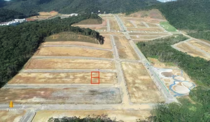 Terreno a venda no Condomínio Colinas de Camboriú localizado no Bairro Várzea do Ranchinho em Camboriú.