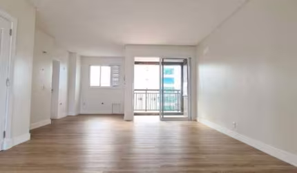 Apartamento à venda no Edifício Windsor Village localizado no Centro em Balneário Camboriú.