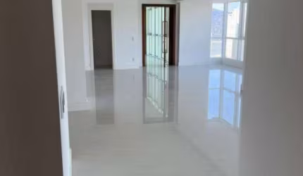 Apartamento a venda no Marina Beach Towers com 193,89m² de área privativa e 03 suítes.