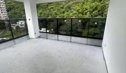 Apartamento a venda no Edifício Serenity Tower localizado no Bairro Fazenda em Itajaí.