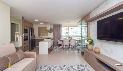 Apartamento a venda no Edifício Porto Di Bari no Centro de Balneário Camboriú.