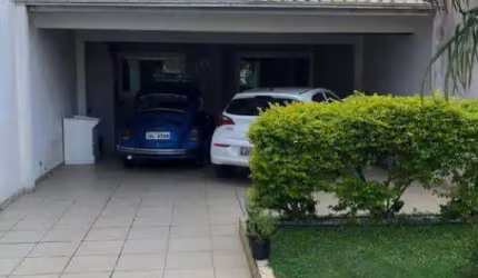 Sobrado a venda no Centro em Itajaí com 150m² de terreno.