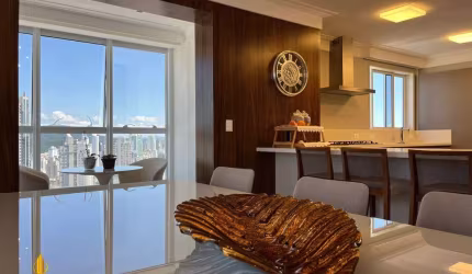 Penthouse 4 suítes no Edifício Dalcelis localizado em Balneário Camboriú.