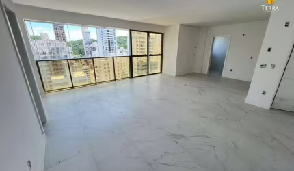 Apartamento a venda no Las Brisas Residence localizado no bairro Pioneiros em Balneário Camboriú.