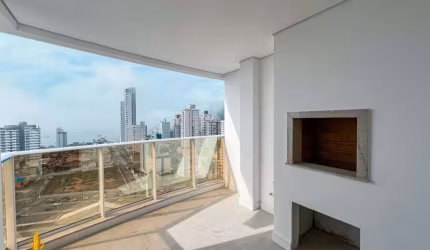 Apartamento a venda no Le Havre com localização privilegiada no Bairro Fazenda em Itajaí.