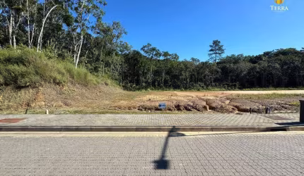 Terreno à venda no Colinas de Camboriú Village em Camboriú
