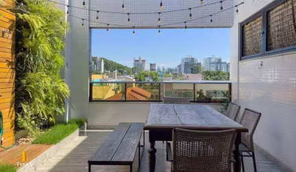 Apartamento Duplex à Venda no Edifício Reis Village, Praia dos Amores, Balneário Camboriú.