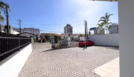 Terreno à venda no América, Joinville  por R$ 950.000