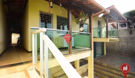 Casa com 3 dormitórios à venda, 214 m² por R$ 845.000,00 - Grajaú - Brumadinho/MG