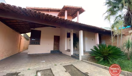 Casa com 3 dormitórios para alugar, 265 m² por R$ 3.820,64/mês - São Bento - Brumadinho/MG