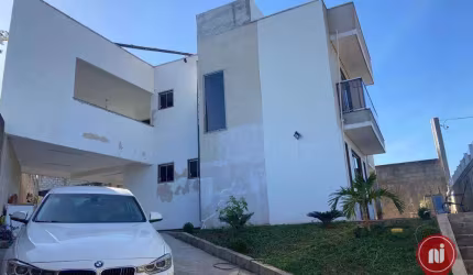 Casa semi-mobiliada com 4 dormitórios à venda, 245 m² por R$ 700.000 - Jardim Vera Cruz - Sarzedo/MG