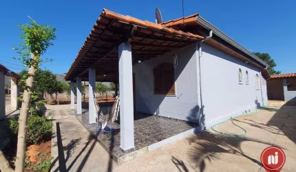 Casa com 3 dormitórios à venda, 260 m² por R$ 650.000,00 - Bom Jardim - Mário Campos/MG