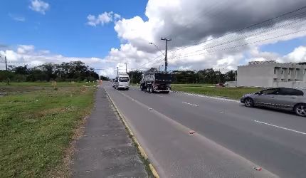 Ótimo terreno comercial e residencial com 433m² à venda no bairro Vila Nova em Joinville