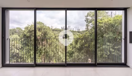 Cobertura Espaçosa com Vista Panorâmica no Mossunguê