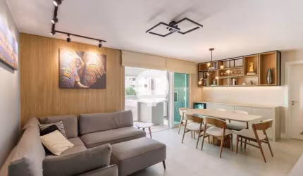 Apartamento no Ahú em Rua Tranquila