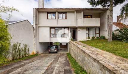 Casa com quintal maravilhoso no São Lourenço