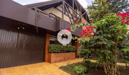 Ótima casa no Bom Retiro com 295 m² - Versatilidade e Localização