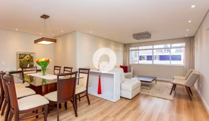Apartamento espaçoso, reformado e com uma vista incrível no coração do Juvevê!