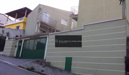 Sobrado de Condominio com 89 metros, sendo 02 dormitórios e 02 vagas de garagem cobertas !!!
