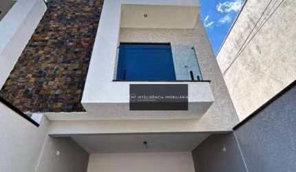 Maravilhoso Sobrado com 03 dorms sendo 01 suite com 02 vagas e área Gourmet na Vila Santa Isabel !!
