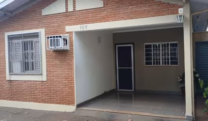 Elegante casa tipo para venda com 4 quartos, sendo 2 suítes, 159m²