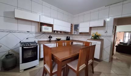 Espetacular casa tipo para venda com 3 quartos, sendo 1 suíte, 167m²