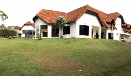 Confortável casa tipo para venda com 7 quartos, sendo 7 suítes, 850m²