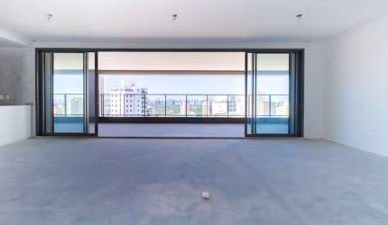 Agradável apartamento tipo para venda com 4 quartos, sendo 4 suítes, 232m²