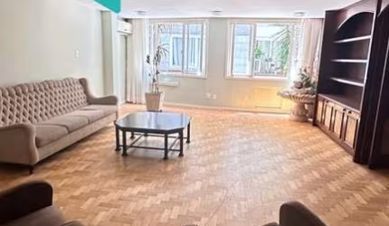 Apartamento com 2 quartos à venda na Rua Dona Laura, 380, Moinhos de Vento, Porto Alegre por R$ 650.000