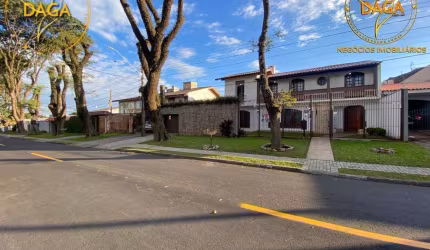 Sobrado para venda em Bigorrilho de 389.00m² com 4 Quartos, 1 Suite e 4 Garagens