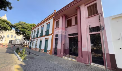Prédio com Salão Comercial e Apartamento Residencial no Centro de Atibaia