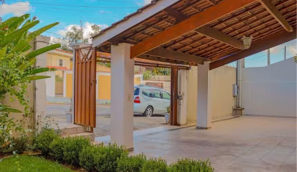 Casa com 5 dormitórios, 2 suites em Atibaia com Jardim e Piscina aquecida no Jardim Paulista'