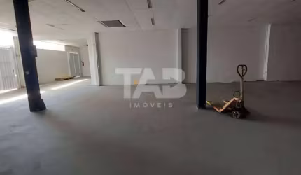 Galpão com 330m2 para locação em ótima localização