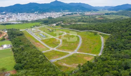 Terreno à Venda no Parque do Lago