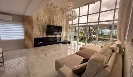 Casa alto padrão para venda a 100m da praia em condomínio fechado