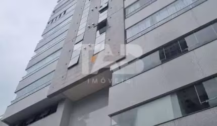 Apartamento no Ed. Farol Ponta do Mel