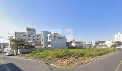 Terreno à venda com 1.400m² | Camboriú