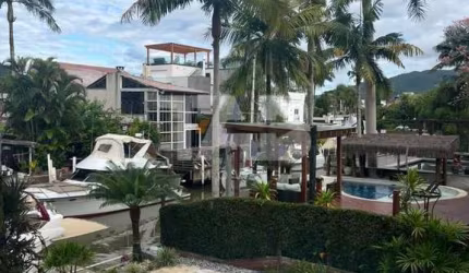 Casa para locação em Condomínio Fechado | Balneário Camboriú