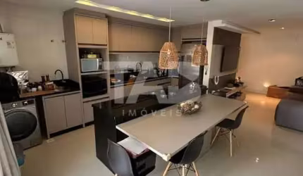 Apartamento com 2 suítes, vista mar | Praia Brava