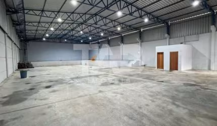 Galpão com 750m² para locação | Itaipava