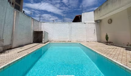 Casa com 3 quartos à venda em Natal