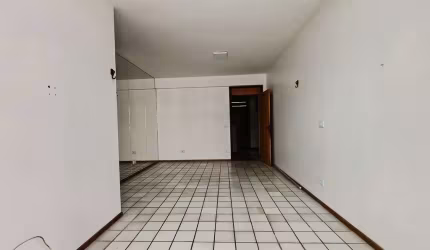 Apartamento com 2 quartos à venda em Maceió