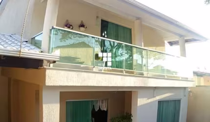 Casa com 4 quartos à venda em Contagem