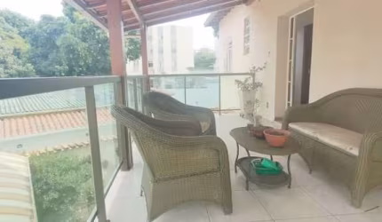Casa com 4 quartos para alugar em Belo Horizonte