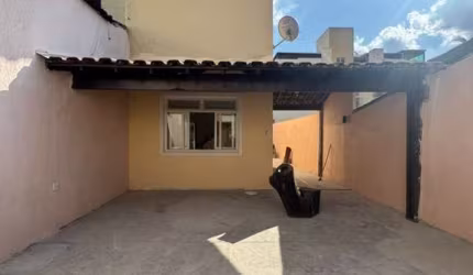 Casa Geminada com 2 quartos para alugar em Belo Horizonte