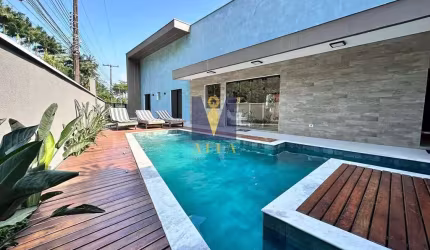 Casa com 4 dormitórios sendo 3 suítes no Condominio Pedra Verde em Ubatuba.
