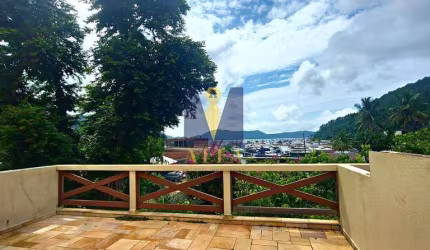 Casa à venda no bairro Saco da Ribeira - Ubatuba/SP