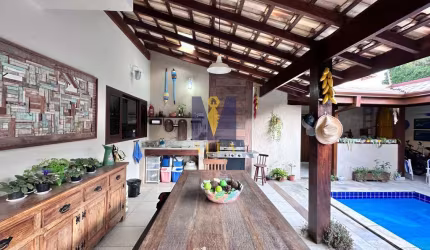 Casa com 5 dormitórios no bairro Parque Vivamar em Ubatuba.