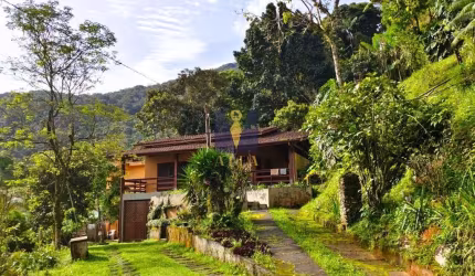 Casa à venda no bairro Enseada - Ubatuba/SP