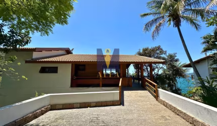 Casa em Condomínio com vista para o mar
